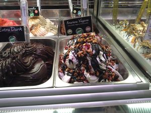 Vegan options are clearly marked. at Gelaaati di Marco in Barcelona