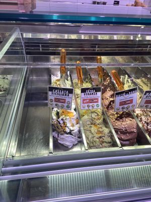 Vegan flavours   at Gelaaati di Marco in Barcelona