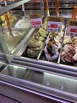 Premium vegan flavors   at Gelaaati di Marco in Barcelona