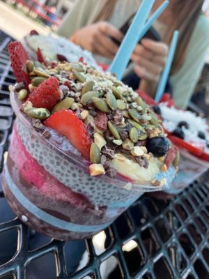 Signature bowl at Blue Bowl Superfoods in Orange