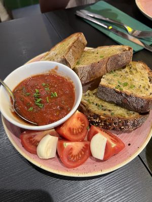Pan con tomate   at Pastan Barbican in London