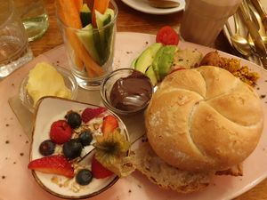 Veganes klassisches Frühstück at Das Vivet in Vienna