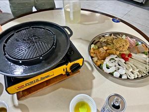Standard Mookata setup at Vegetarian THAI Sukata 素烧烤 in Central Singapore