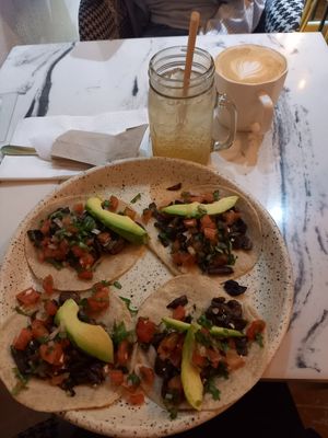 Tacos veggies sin queso at Casa Garmendia in Hermosillo