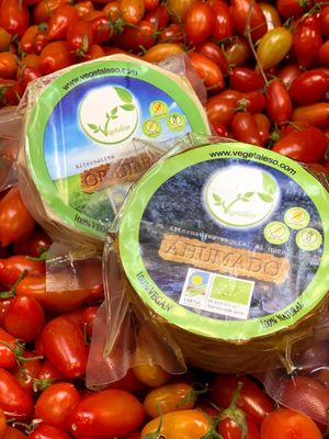 Quesos veganos at Canary Fruit Factory in Tenerife
