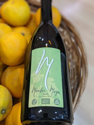 Vino ecológico y vegano.... at Canary Fruit Factory in Tenerife