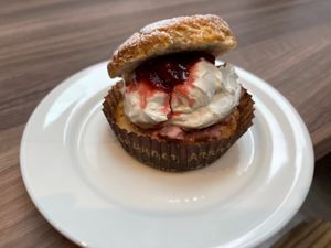 Strawberry short cake biscuit style at 2foods - Shibuya Loft in Tokyo