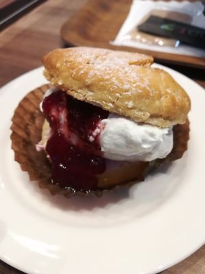 Choux Scone(?) at 2foods - Shibuya Loft in Tokyo