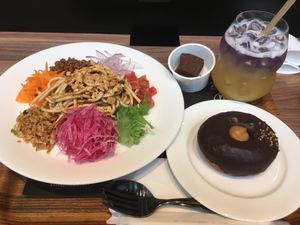 Spicy MazeSoba/Peanuts Chocolate Donuts/Pineapple Fruit Tea at 2foods - Shibuya Loft in Tokyo
