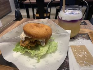 Donut burger and pineapple tea  at 2foods - Shibuya Loft in Tokyo