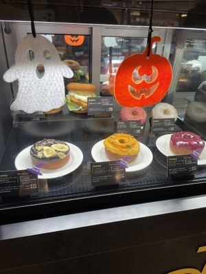Halloween themed donuts   at 2foods - Shibuya Loft in Tokyo