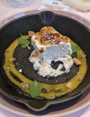 Absolutely delicious cheesecake (680 yen) at 2foods - Shibuya Loft in Tokyo