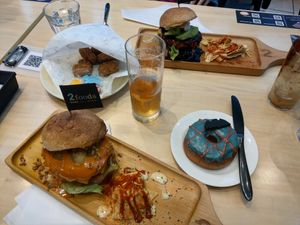 Burgers, nuggets and a doughnut at 2foods - Shibuya Loft in Tokyo