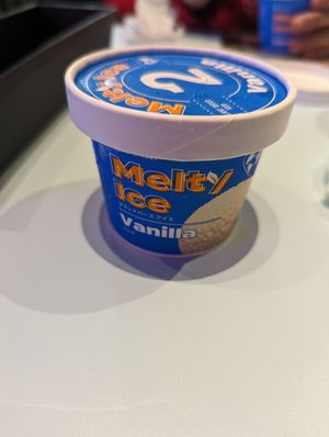 Vanilla ice cream at 2foods - Shibuya Loft in Tokyo