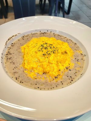 vegan omurice, mushtoom truffle version at 2foods - Shibuya Loft in Tokyo