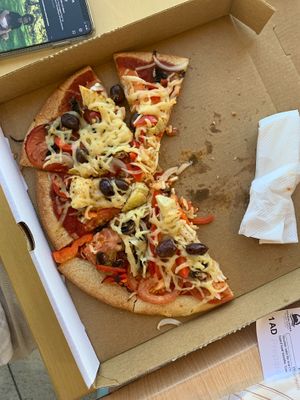 Vegan pizza at Beach Cafe in Moreton Island