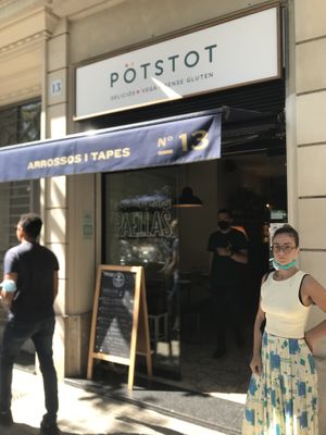 Entrance at PÖTSTOT in Barcelona