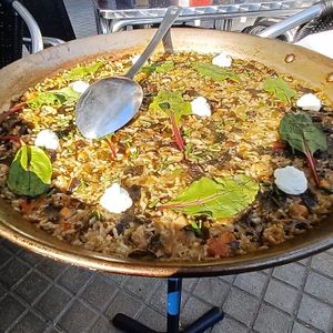 Paella mar y montaña at PÖTSTOT in Barcelona