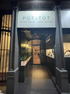 Entrance new  at PÖTSTOT in Barcelona