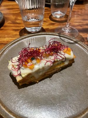 Lasanya de verdures amb formatge d'anacards  at PÖTSTOT in Barcelona