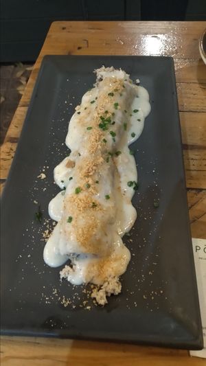 Cannellone ai funghi fatto di foglio di riso at PÖTSTOT in Barcelona