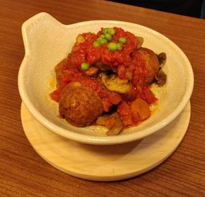 Mandonguilles a la jardinera at PÖTSTOT in Barcelona