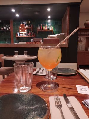 Sangría de cava at PÖTSTOT in Barcelona