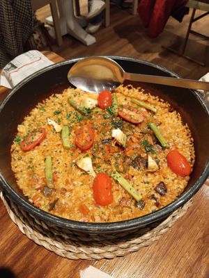 Paella de verdures at PÖTSTOT in Barcelona