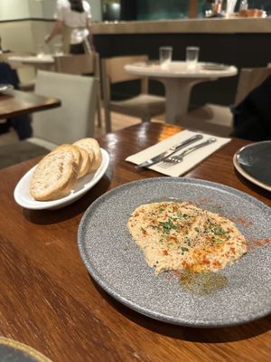 Hummus di lenticchie  at PÖTSTOT in Barcelona