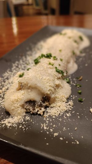 Canelón setas trufadas at PÖTSTOT in Barcelona