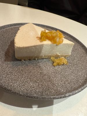 Lemon cheesecake at PÖTSTOT in Barcelona
