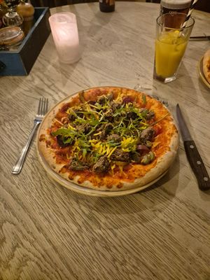 Pizza with extra pulled mushrooms. Yum at The Ship Inn in Weymouth
