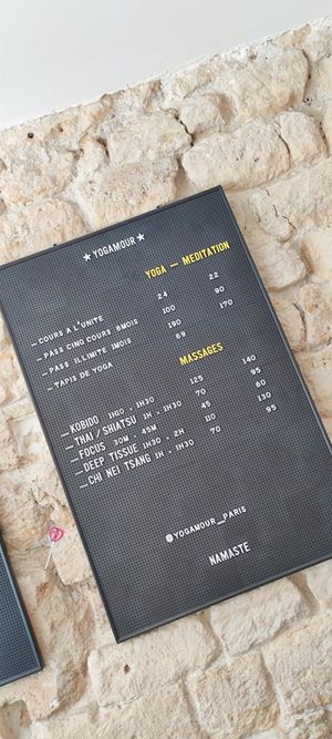 Yoga méditation at Yogamour in Paris