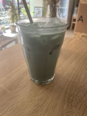 Blue iced latte  at Yogamour in Paris