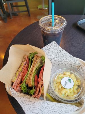 Vegan BLTA with vegan macaroni salad at Tiger Lily Cafe in Chesterton