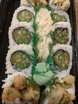 Asparagus tempura uramaki roll at Chunky Cat SUSHI in Edinburgh