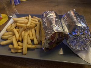 Rollo vegan mit Pommes und Cola für 10€  at Lavanta in Hannover