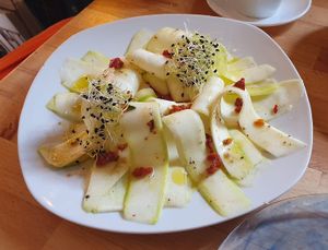 Zucchini carpaccio at Aromas in Mallorca