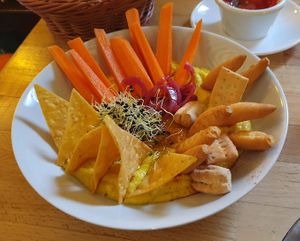 Hummus at Aromas in Mallorca