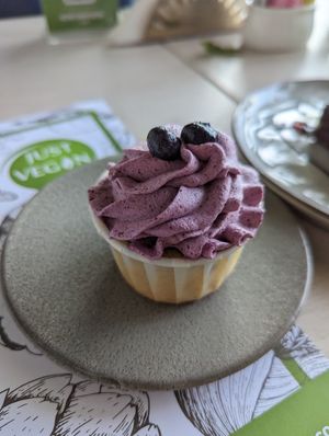 Berry cupcake at Just Vegan - Jumeriah in Dubai