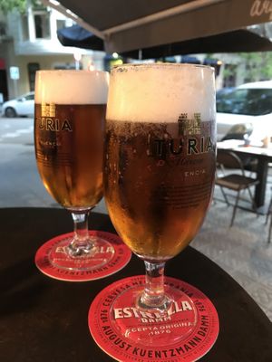 Terrace beers at La Golosa Vegan Vurger in Barcelona
