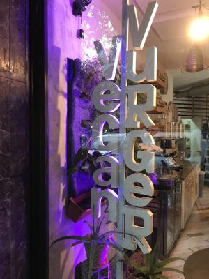 Vegan vurgers at La Golosa Vegan Vurger in Barcelona