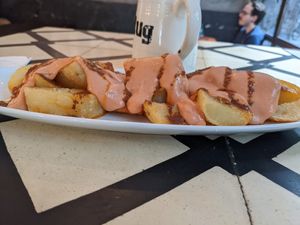 Wonderful Patatas Bravas at La Golosa Vegan Vurger in Barcelona