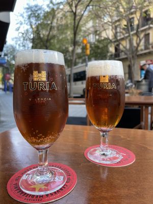 Beer at La Golosa Vegan Vurger in Barcelona