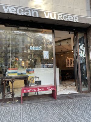 Entrance at La Golosa Vegan Vurger in Barcelona