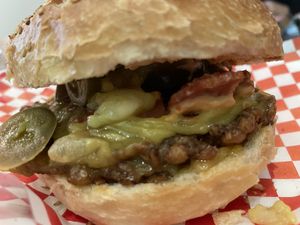 Veikon chis  at La Golosa Vegan Vurger in Barcelona