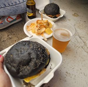 Hamburguesa de Setas y trufa y bravas  at La Golosa Vegan Vurger in Barcelona
