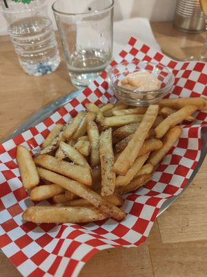 Patatas de acompañamiento at La Golosa Vegan Vurger in Barcelona