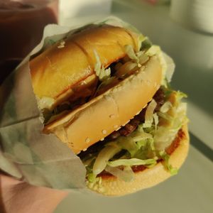 Mac-Zaddy burger at Veg & Go Plant Based in Riverside