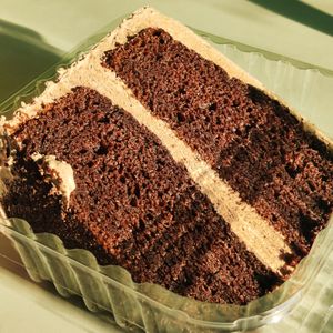 Chocolat gâteau at Veg & Go Plant Based in Riverside